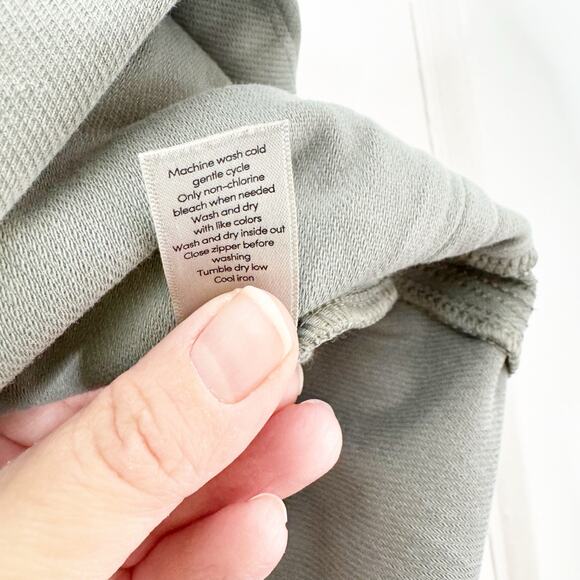 Athleta Farallon Mid Rise Skirt Semi Fitted Fern Green Activewear Hiking Size 10 - Picture 8 of 11